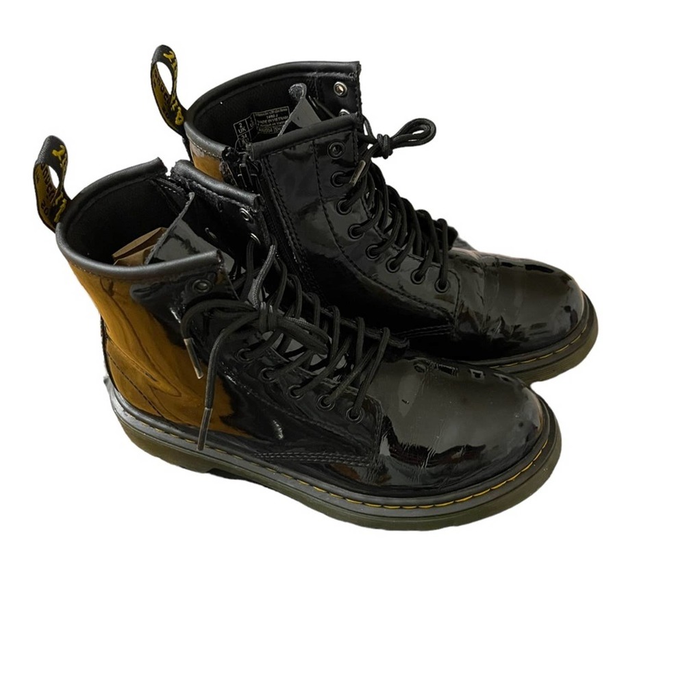Dr. Martens junior 1460 patent leather lace up boot Big kids size 3